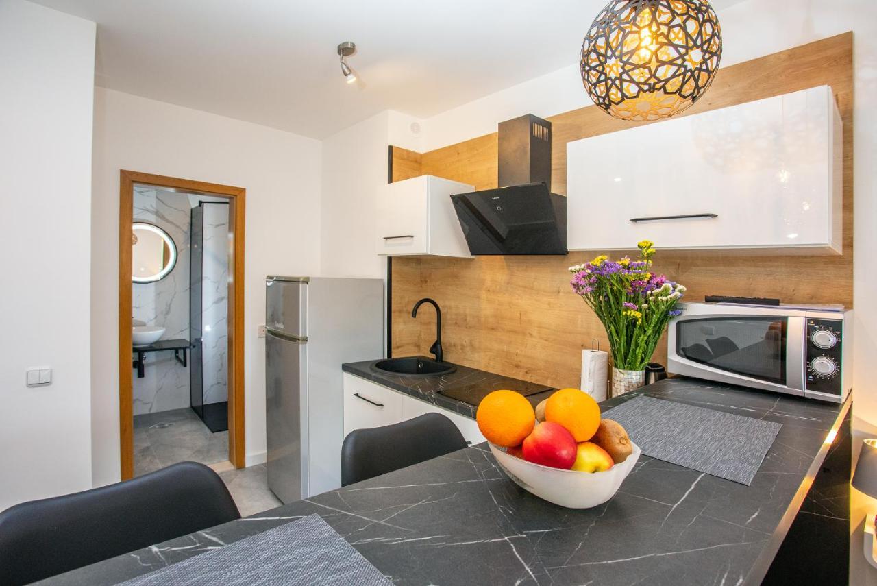 Apartments Nedo Dalmatia Оміш Екстер'єр фото