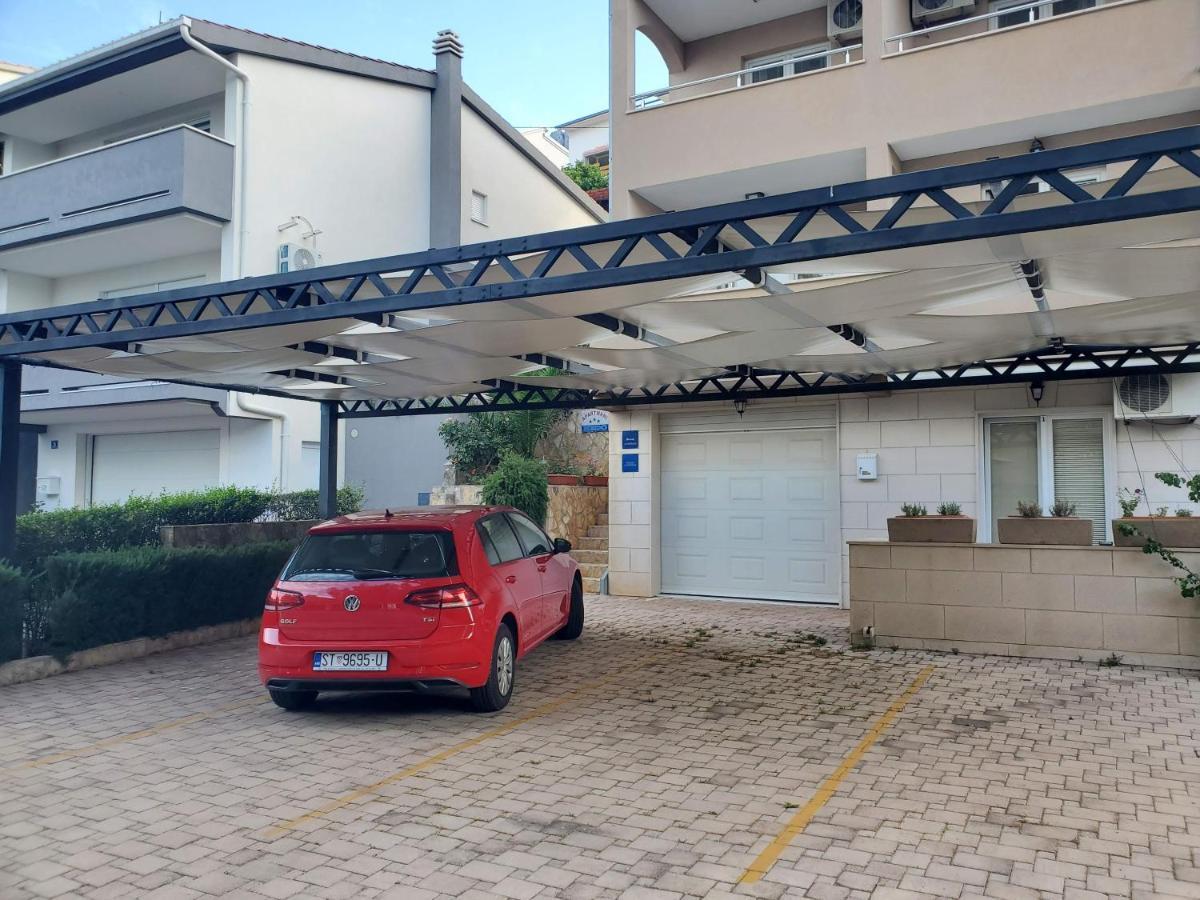 Apartments Nedo Dalmatia Оміш Екстер'єр фото