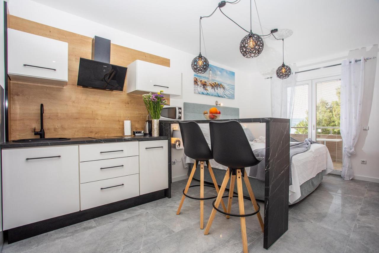 Apartments Nedo Dalmatia Оміш Екстер'єр фото