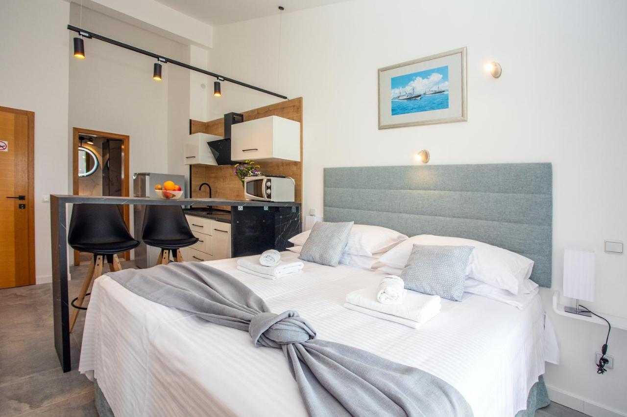 Apartments Nedo Dalmatia Оміш Екстер'єр фото